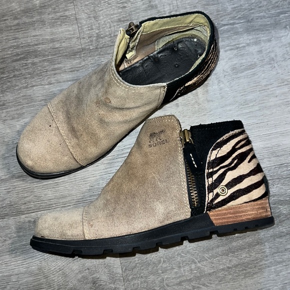 SOREL Major Low Tan Suede Leather Zebra Print Side Zip Ankle Bootie Boots - Picture 2 of 10